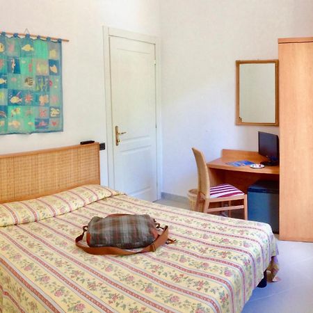 מרינה די מסה Hotel Villa Fiorisella מראה חיצוני תמונה