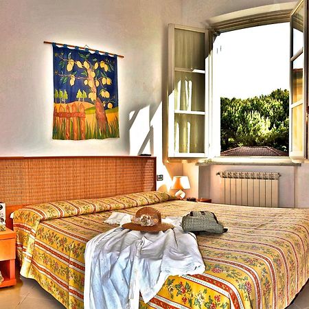 מרינה די מסה Hotel Villa Fiorisella מראה חיצוני תמונה