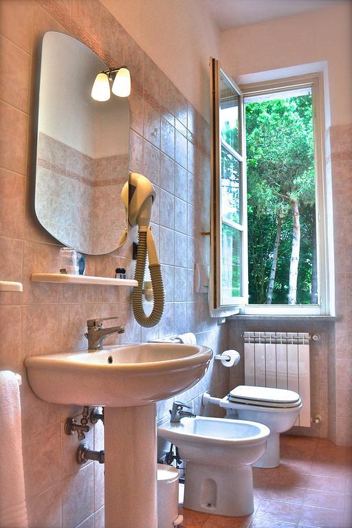 מרינה די מסה Hotel Villa Fiorisella מראה חיצוני תמונה