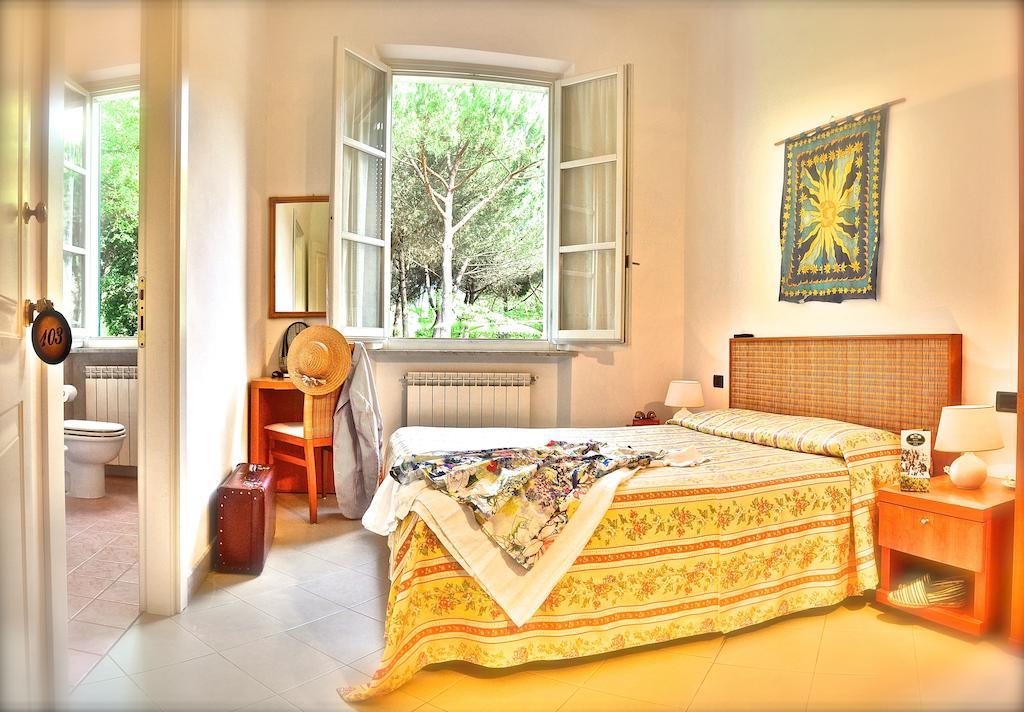 מרינה די מסה Hotel Villa Fiorisella חדר תמונה