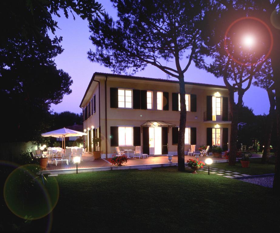 מרינה די מסה Hotel Villa Fiorisella מראה חיצוני תמונה