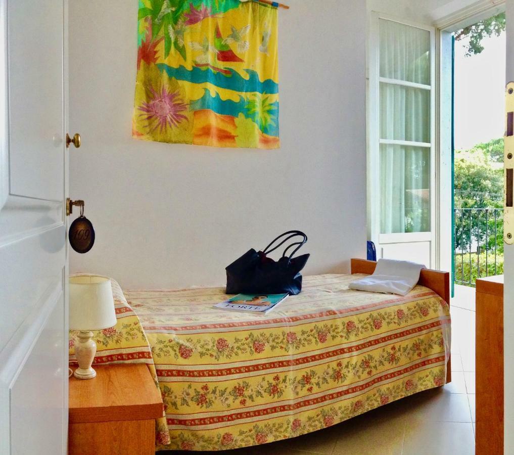 מרינה די מסה Hotel Villa Fiorisella מראה חיצוני תמונה